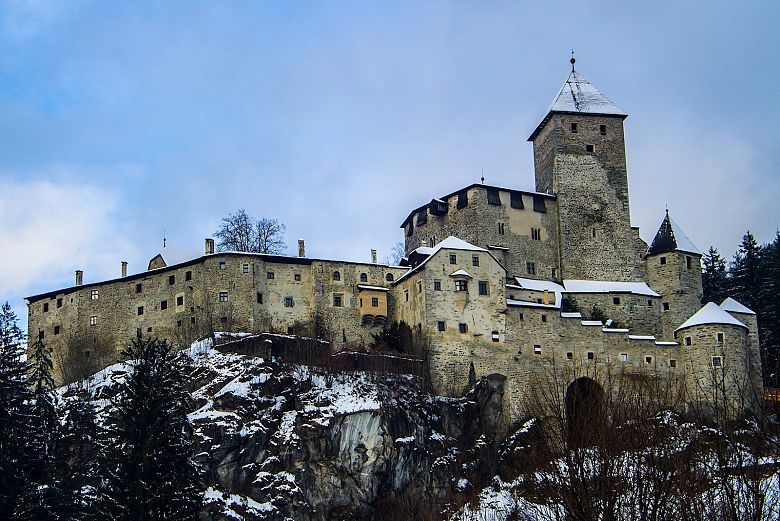Burg Taufers, Valle Aurina - GoGoTerme